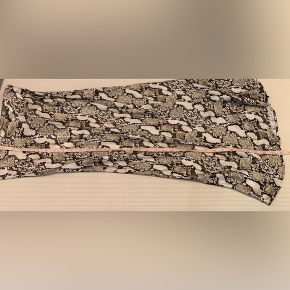 H&M Snake Print Satin Midi Skirt, Size 4 - Picture 4 of 10